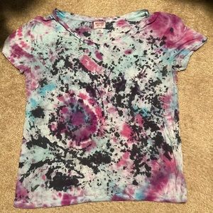 Womens tie dye tee- Stretchy, lightweight and soft material.